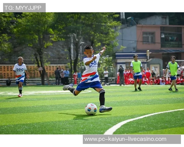 追寻梦想的脚步足球之路上的坚持与奋斗