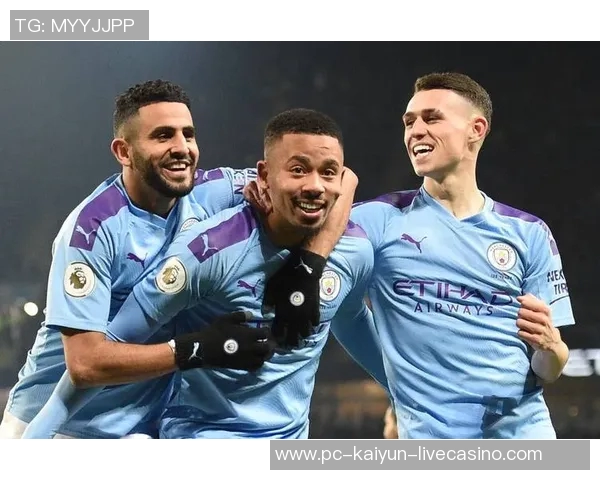 利物浦与曼城巅峰对决谁能在英超赛场上笑到最后